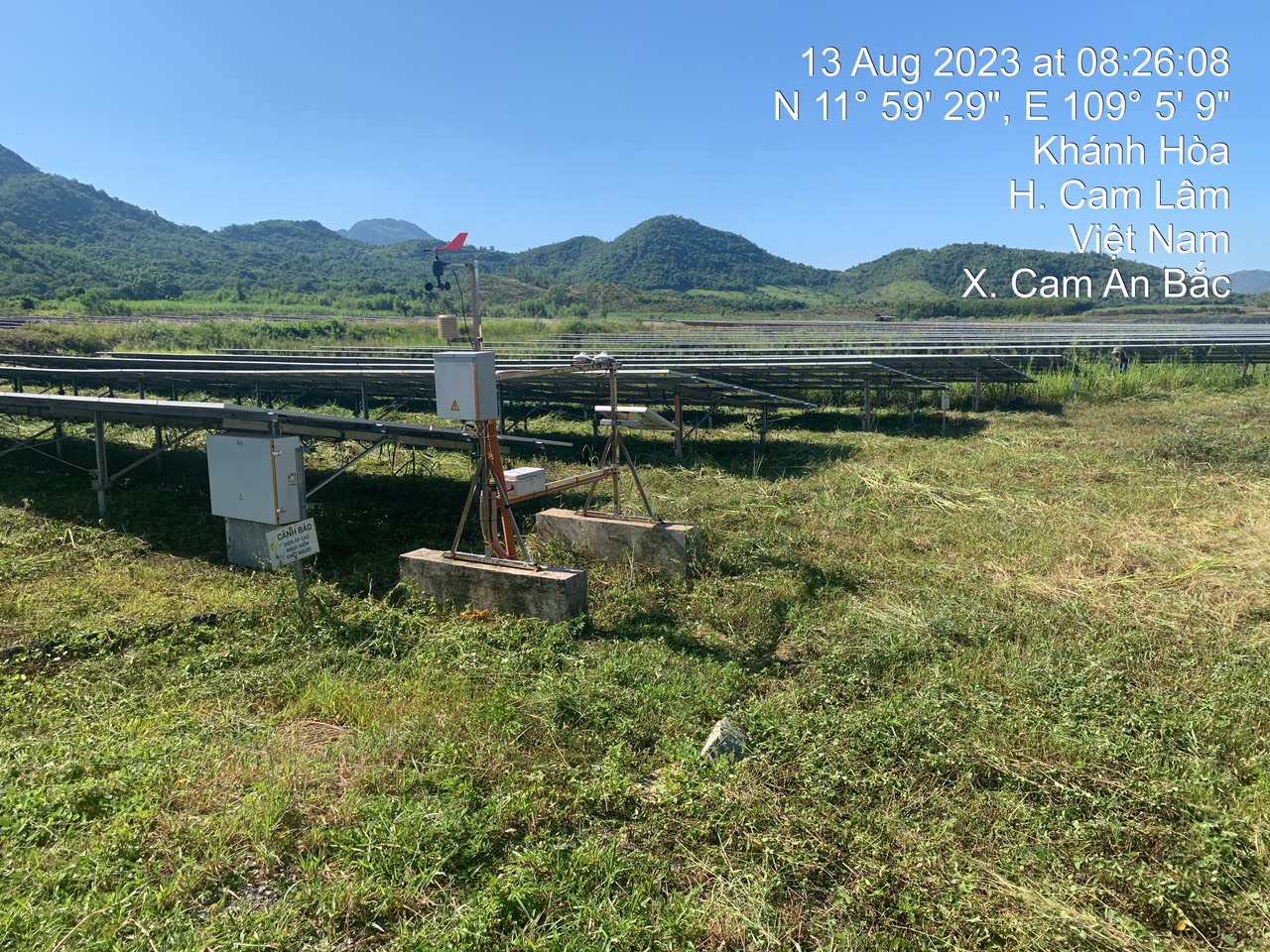 Dịch vụ cắt cỏ định kỳ cho dự án điện mặt trời tại Cam Lâm 